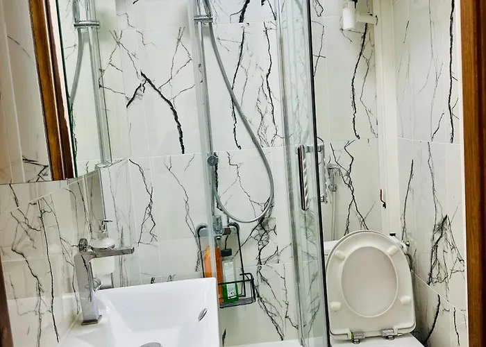 Apparemment - Tour Eiffel - Grenelle * Paris